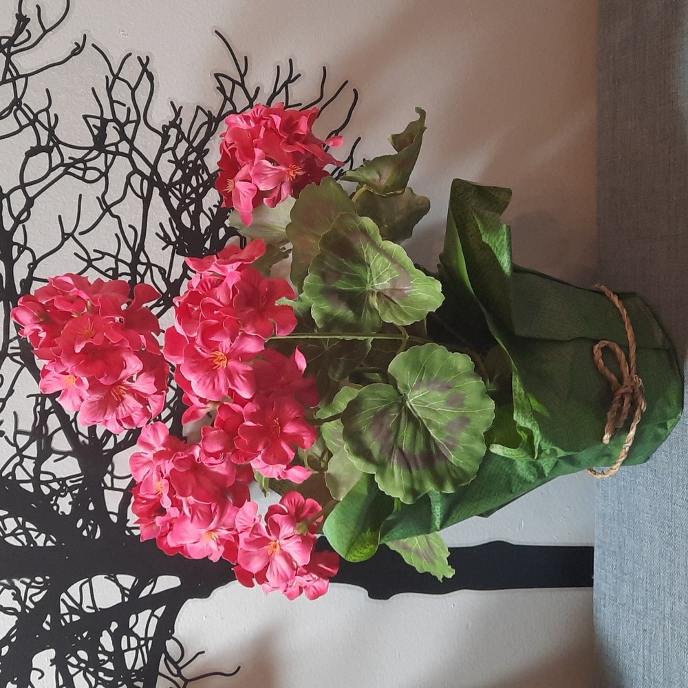 Geranium Potted Artificial Floral Hot Pink Weighted Pot Indoor Outdoor NWT
